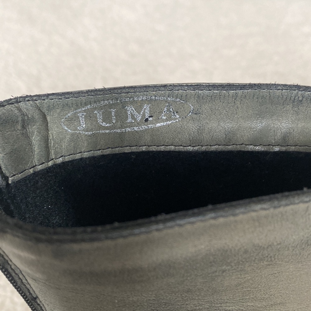 Boots - Picture 2 of 8